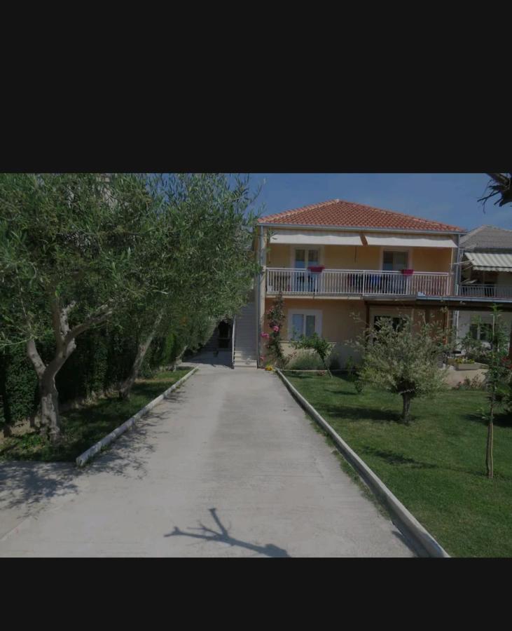 Ferienwohnung Old Salona Exterior foto