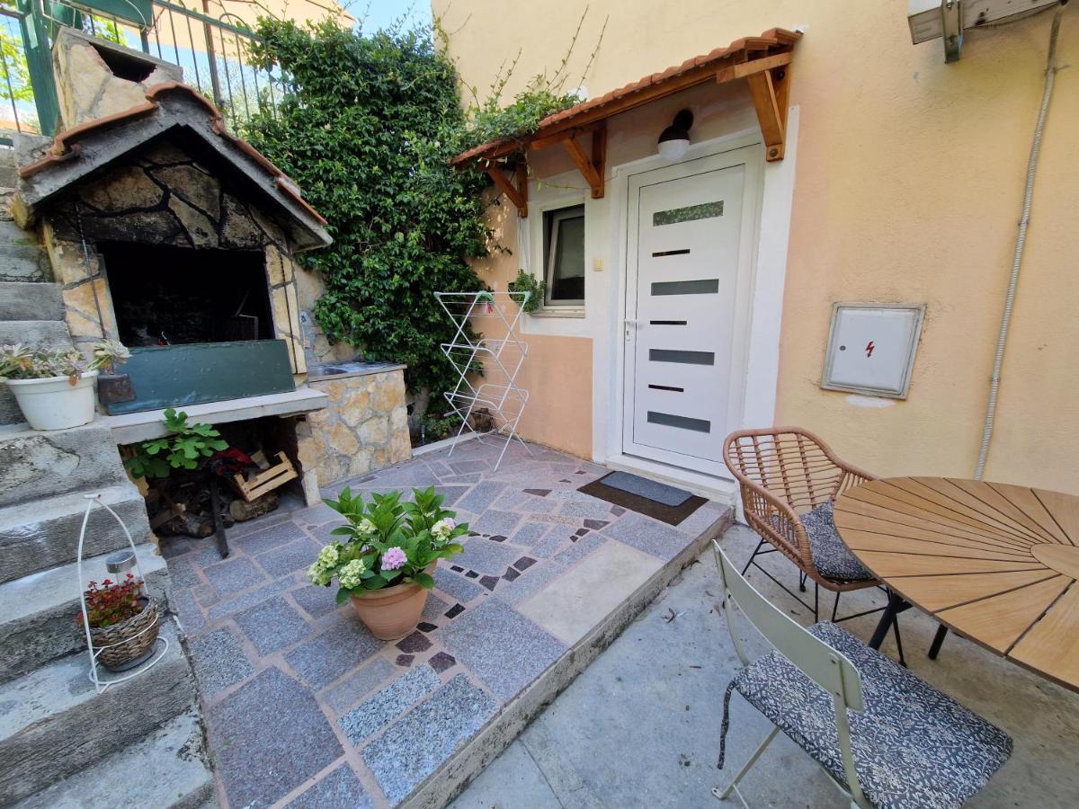 Ferienwohnung Old Salona Exterior foto